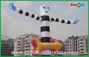 Человек руки танцоров воздуха крупного плана выдвиженческий дурацкий развевая раздувной, реклама человека воздушного шара